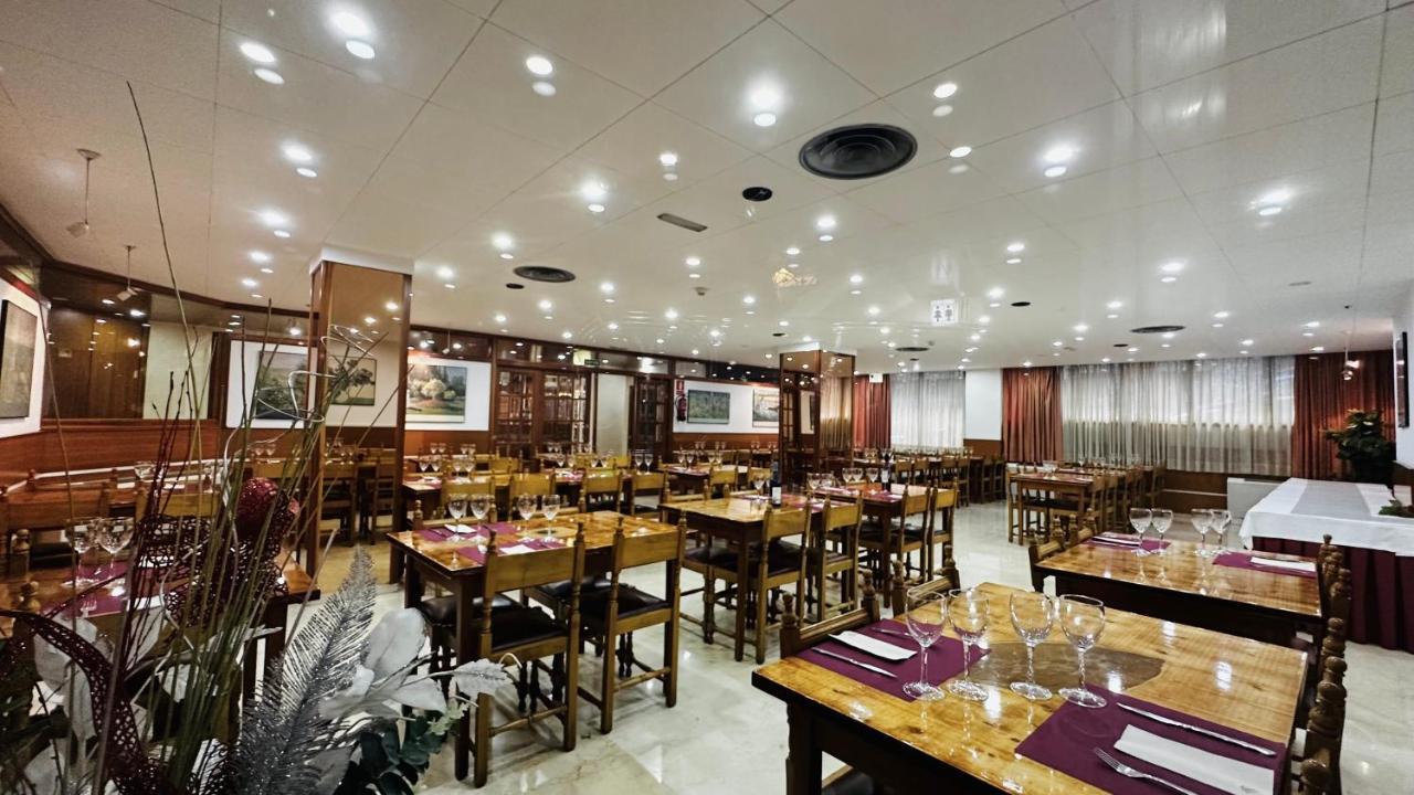 Hotel Folch Sant Julià de Lòria Exteriör bild