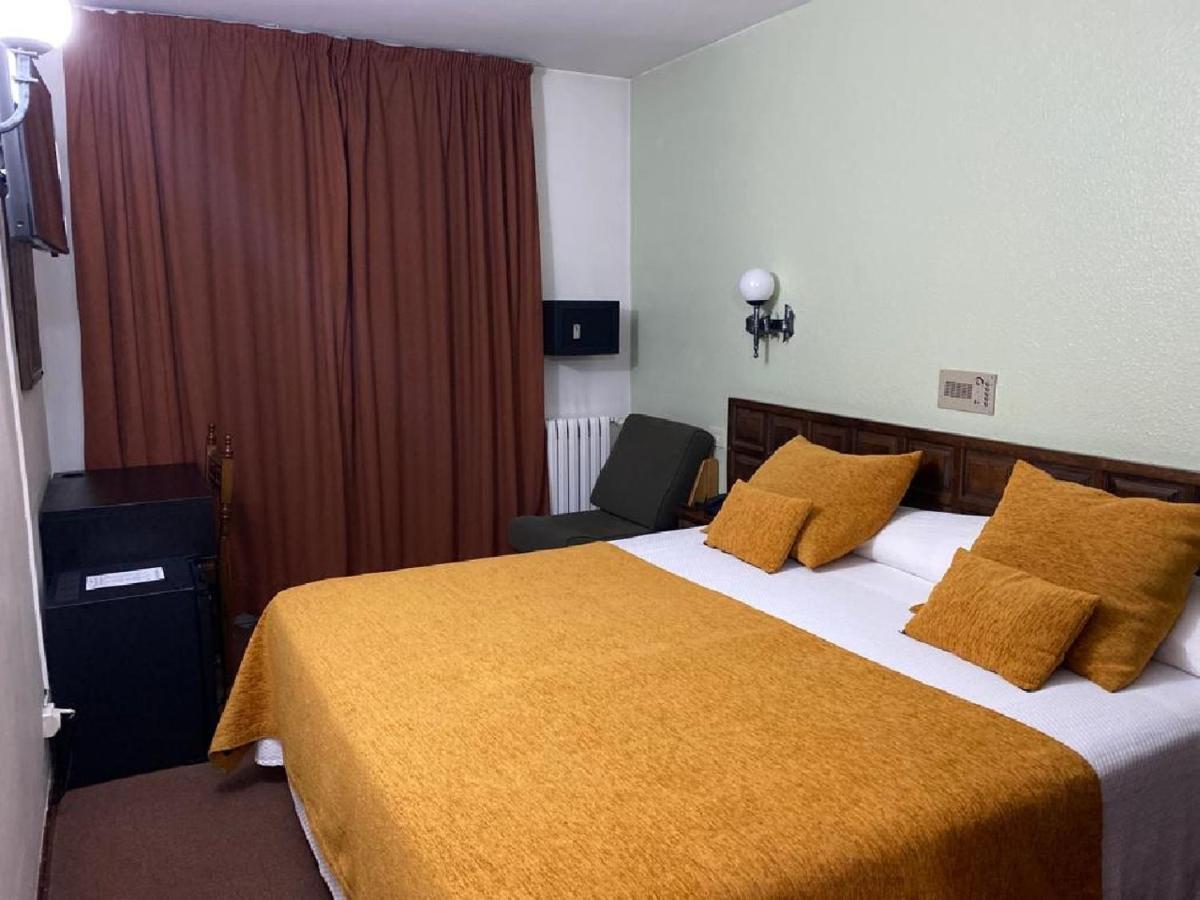 Hotel Folch Sant Julià de Lòria Exteriör bild