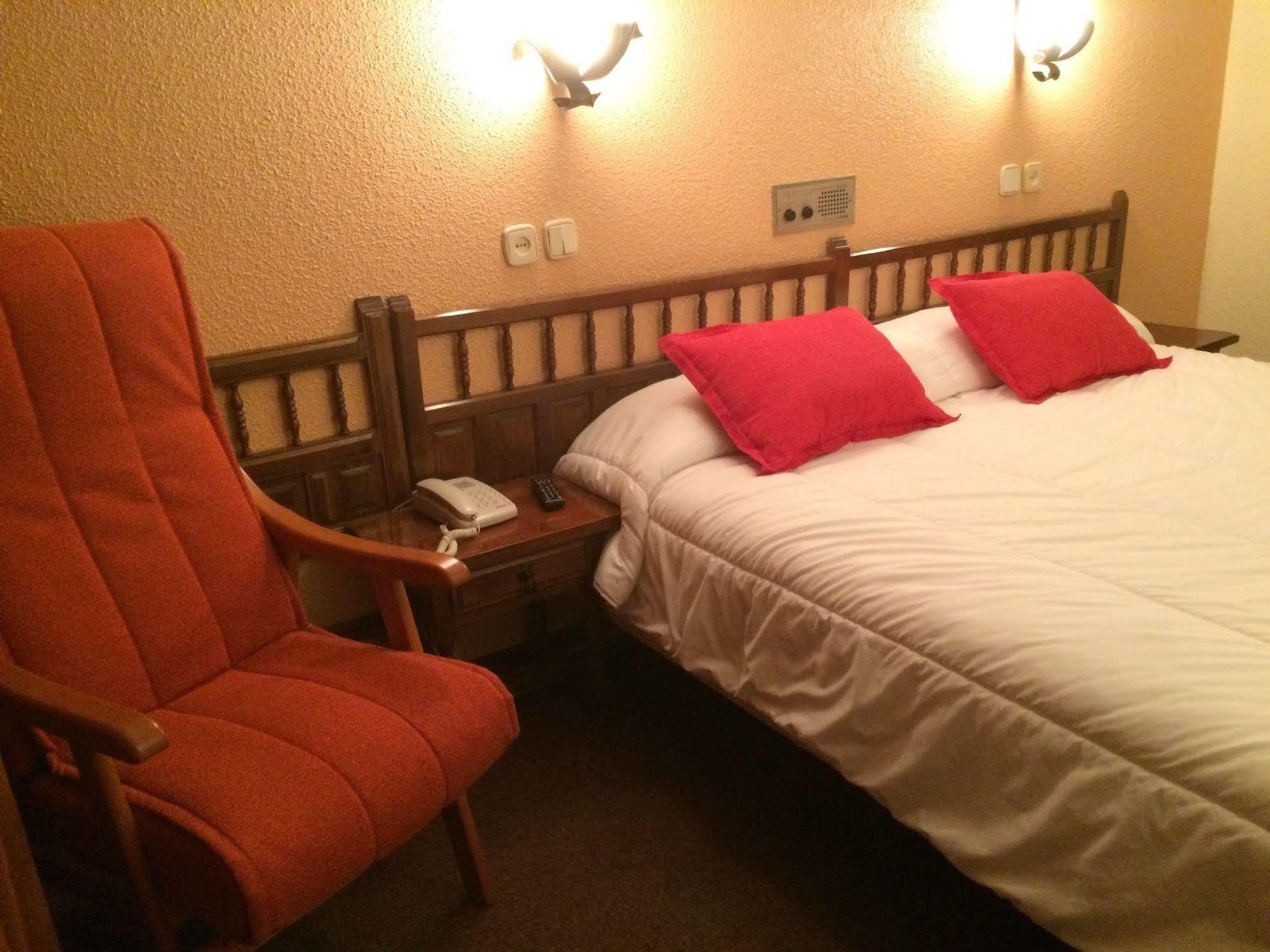 Hotel Folch Sant Julià de Lòria Exteriör bild